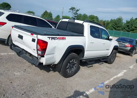 2017 Toyota Tacoma Trd Off Road z USA, uszkodzony, nr VIN 3TMCZ5AN1HM044964
